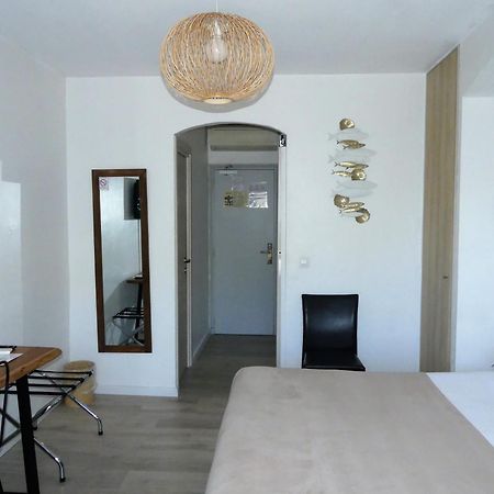 Hotel De La Vierge Noire Sainte-Maxime Ngoại thất bức ảnh