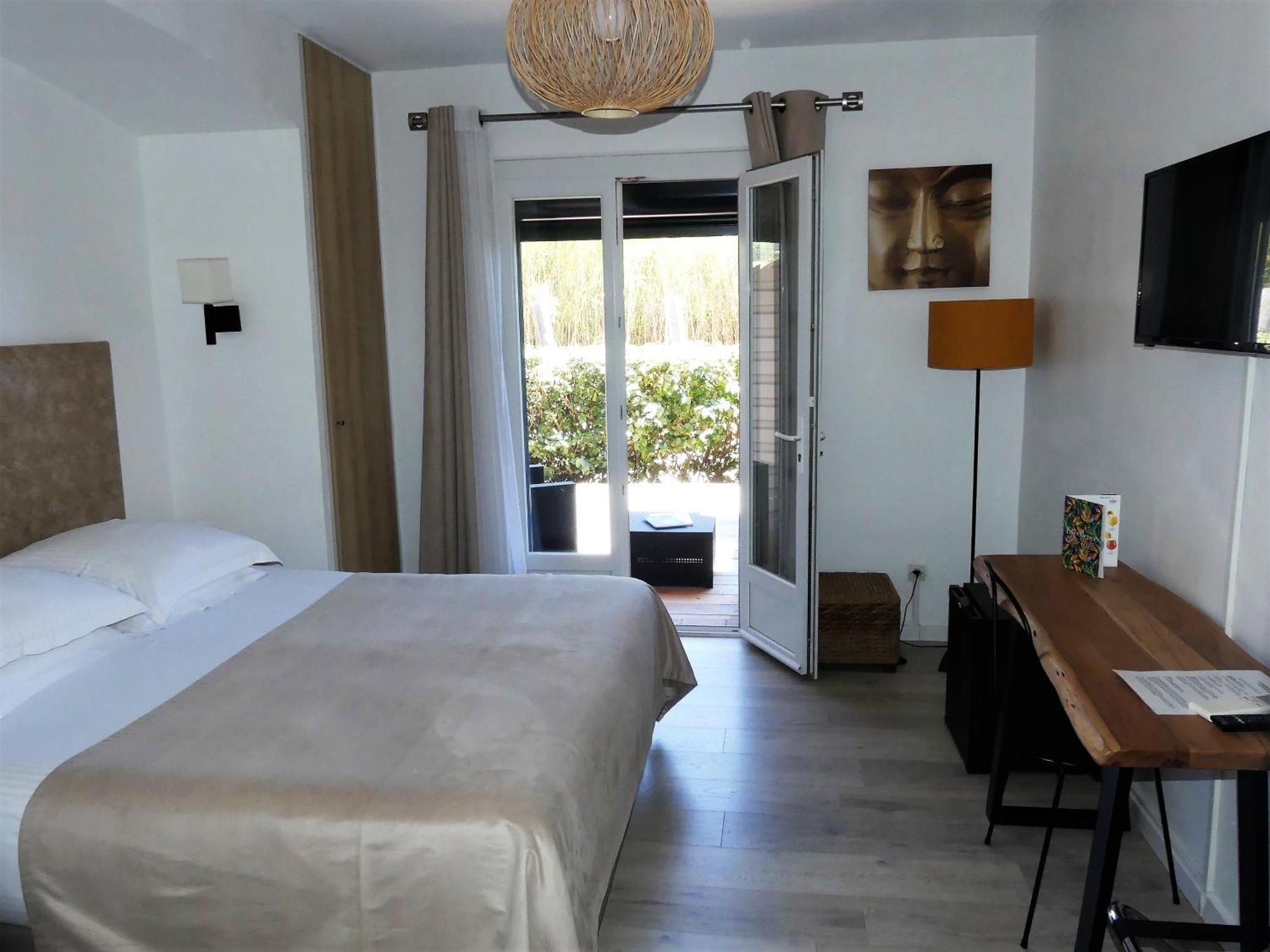 Hotel De La Vierge Noire Sainte-Maxime Ngoại thất bức ảnh